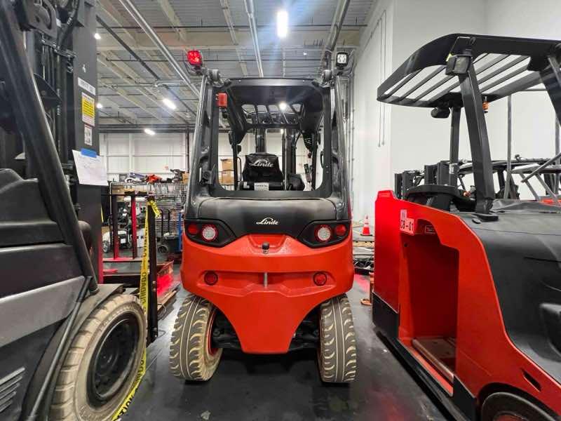 Used 2023 LINDE E50PHL_388 Forklift – Electric Sit Down 4 Wheel, 10000 lb Capacity, 104” Mast, 1 Hours – $ – Anaheim  – View 3