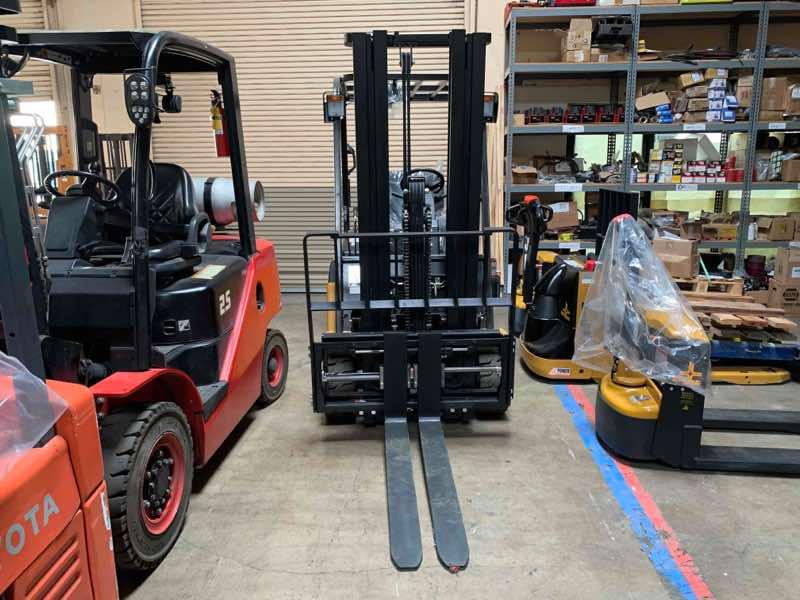 Big Joe LXE-44 Electric Sit Down 4 Wheel, photo 1 of 4