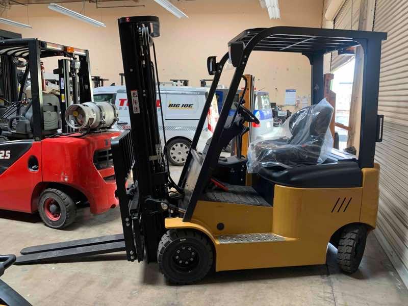 BIG JOE LXE-44 Electric Sit Down 4 Wheel forklift, 4400 capacity, 189 lift height. Serial 2311100611, Year 2022.
