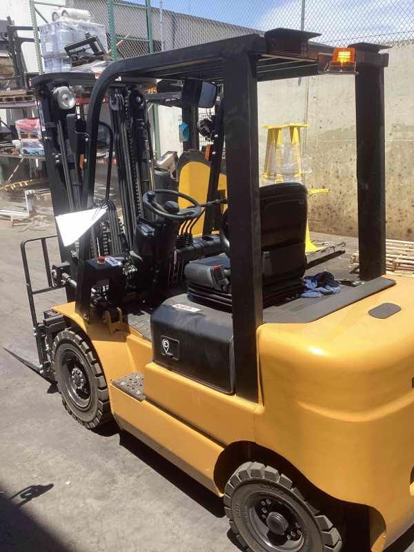 BIG JOE LPE-50_80V Lithium Electric Pneumatic forklift, 5000 capacity, 189 lift height. Serial 2311100470, Year 2023.
