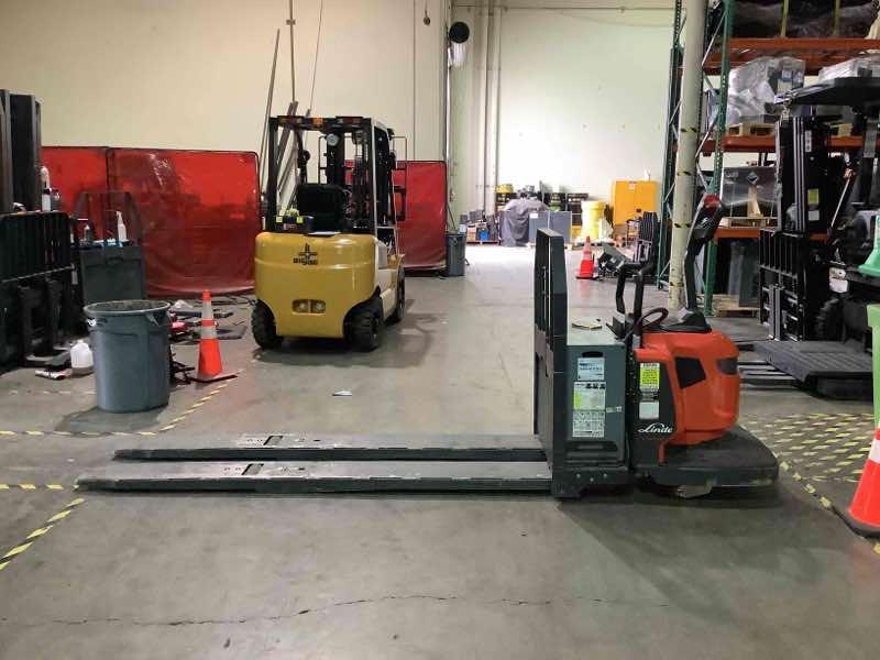 LINDE EWR30_1101-02-27X96-PS Double Rider Jack forklift, 6000 capacity, 7.75 lift height. Serial A11101Y00242, Year 2021.
