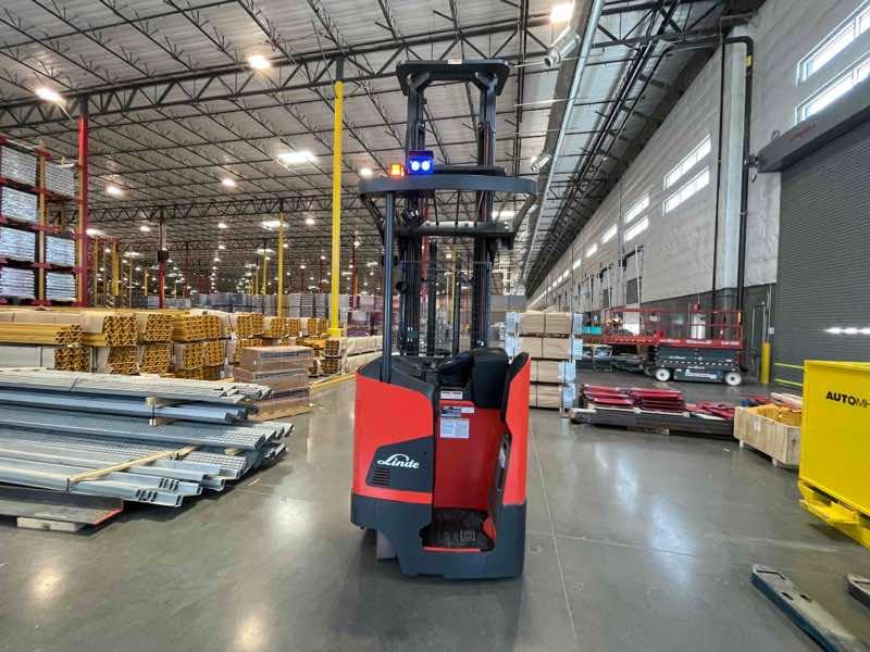 Used 2022 LINDE R22SX_5195 Forklift – Stand Up Reach, 4500 lb Capacity, 149” Mast, 3055 Hours – $34500.00 – Phoenix  – View 3