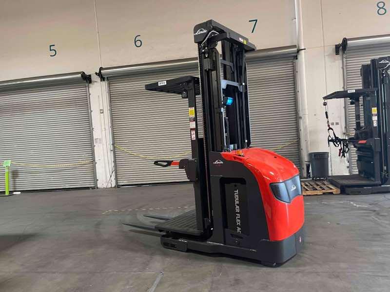 LINDE V15P_5215-WG Electric Order Picker forklift, 3000 capacity, 266 lift height. Serial C25215Y00410, Year 2021.