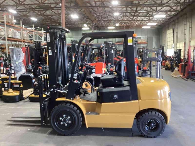 BIG JOE LPE-60_80V Lithium Electric Pneumatic forklift, 6000 capacity, 197 lift height. Serial 131110348, Year 2023.