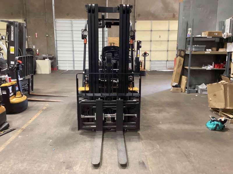 BIG JOE LPE-60_80V Lithium Electric Pneumatic forklift, 6000 capacity, 197 lift height. Serial 131110256, Year 2023.
