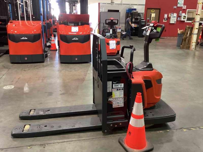 Used 2022 LINDE EWR30_1101-02-27X48-PS Forklift – Rider Jack, 6000 lb Capacity, 3” Mast, 619.7 Hours – $9500.00 – Anaheim  – View 2