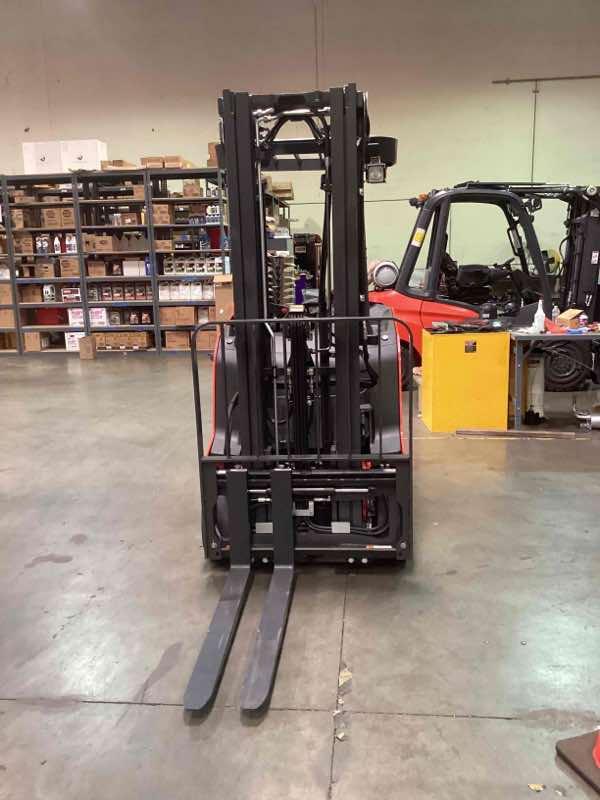 Used 2022 LINDE E18S_1346-20 Forklift – Electric Stand Up Counterbalance, 3500 lb Capacity, 91.5” Mast, 1555 Hours – $32500.00 – Hawaii, Waipahu  – View 3