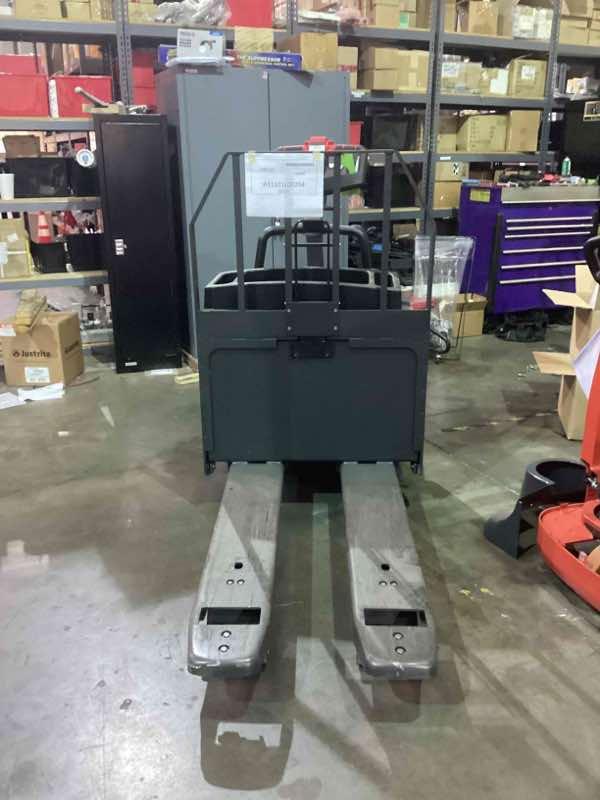 Used 2022 LINDE EWR30_1101-02-27X48-PS Forklift – Rider Jack, 6000 lb Capacity, 3” Mast, 356 Hours – $10000.00 – Anaheim  – View 4