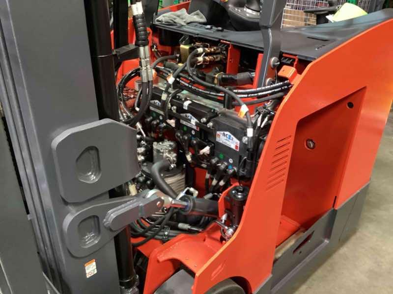 Used 2022 LINDE E20S_1346-20 Forklift – Electric Stand Up Counterbalance, 4000 lb Capacity, 89” Mast, 1794 Hours – $39500.00 – Riverside, CA  – View 3