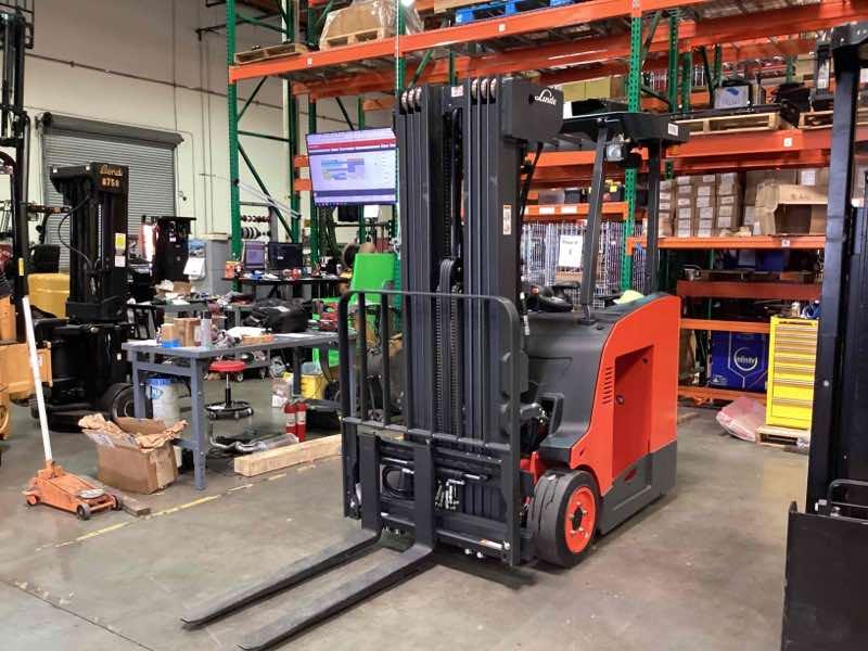 Used 2022 LINDE E20S_1346-20 Forklift – Electric Stand Up Counterbalance, 4000 lb Capacity, 89” Mast, 1794 Hours – $39500.00 – Riverside, CA  – View 4