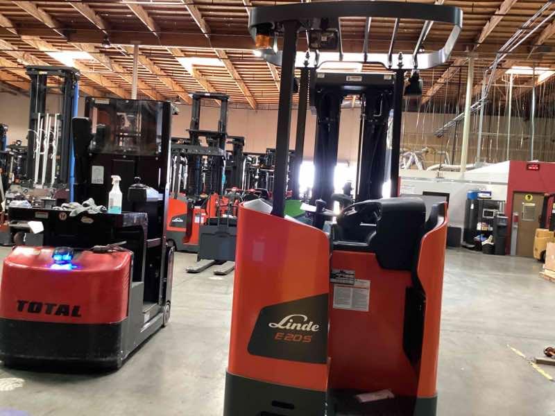 Used 2022 LINDE E20S_1346-20 Forklift – Electric Stand Up Counterbalance, 4000 lb Capacity, 89” Mast, 1794 Hours – $39500.00 – Riverside, CA  – View 2
