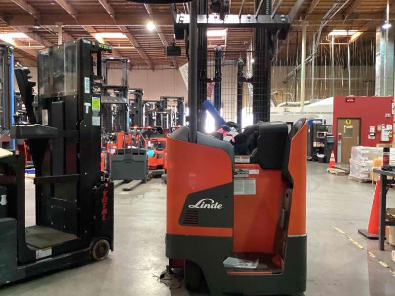 Used 2022 LINDE R22SX_5195 Forklift – Stand Up Reach, 4500 lb Capacity, 139” Mast, 2048 Hours – $34500.00 – Phoenix  – View 2