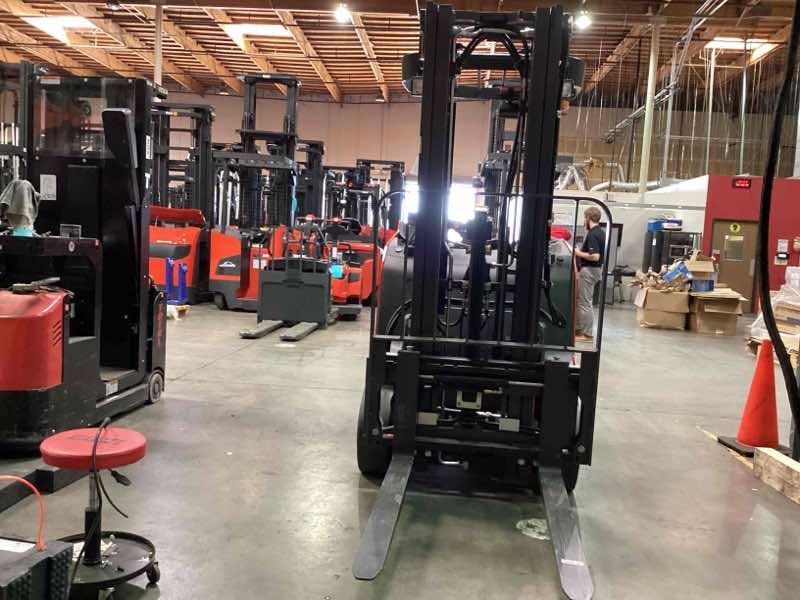 Used 2022 LINDE E18S_1346-20 Forklift – Electric Stand Up Counterbalance, 3500 lb Capacity, 88” Mast, 3004 Hours – $29500.00 – Anaheim  – View 4