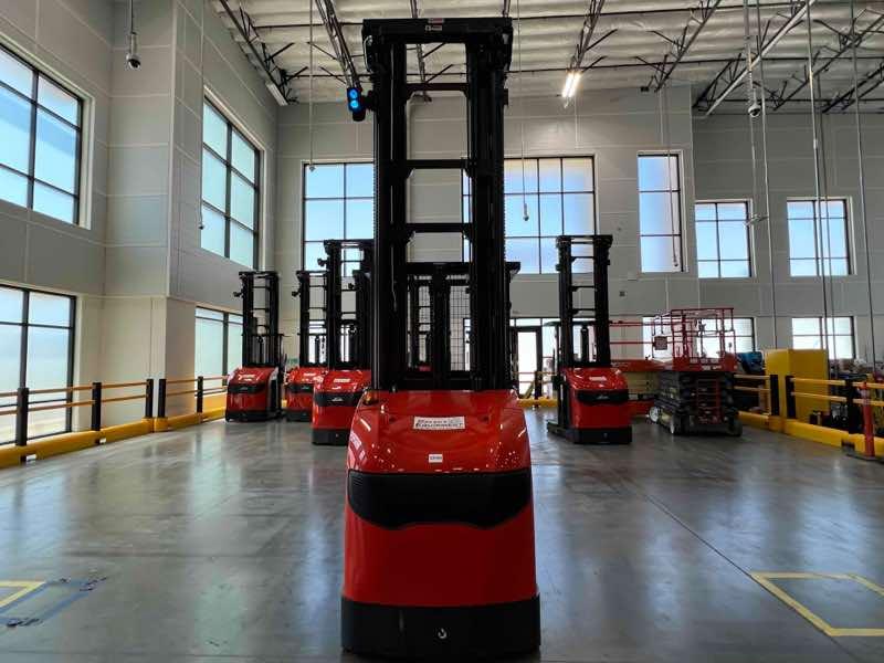 Used 2021 LINDE V15P_1355-WG Forklift – Electric Order Picker, 3000 lb Capacity, 156” Mast, 6151 Hours – $53850.00 – Anaheim  – View 1