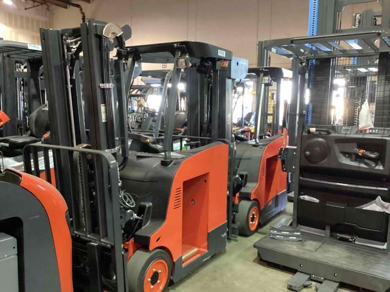 Used 2022 LINDE E18S_1346-20 Forklift – Electric Stand Up Counterbalance, 3500 lb Capacity, 88” Mast, 2268 Hours – $29500.00 – Anaheim  – View 4