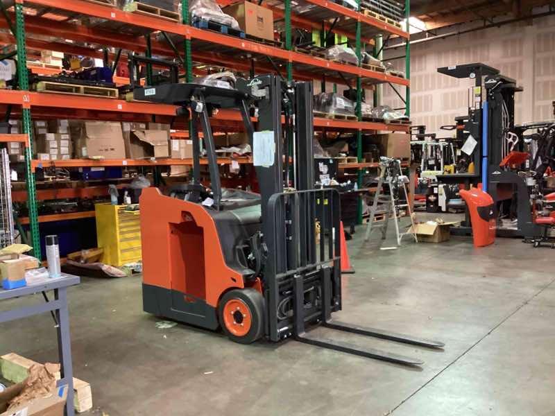 Used 2022 LINDE E18S_1346-20 Forklift – Electric Stand Up Counterbalance, 3500 lb Capacity, 88” Mast, 2268 Hours – $29500.00 – Anaheim  – View 3