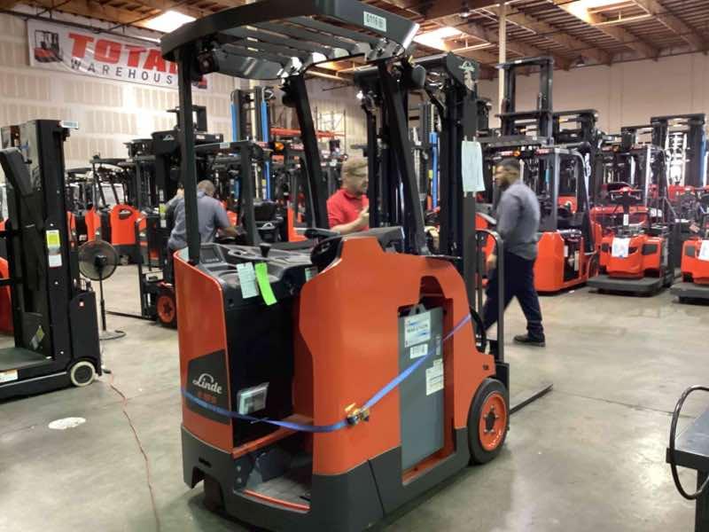 Used 2022 LINDE E18S_1346-20 Forklift – Electric Stand Up Counterbalance, 3500 lb Capacity, 88” Mast, 1713 Hours – $29500.00 – Anaheim  – View 1