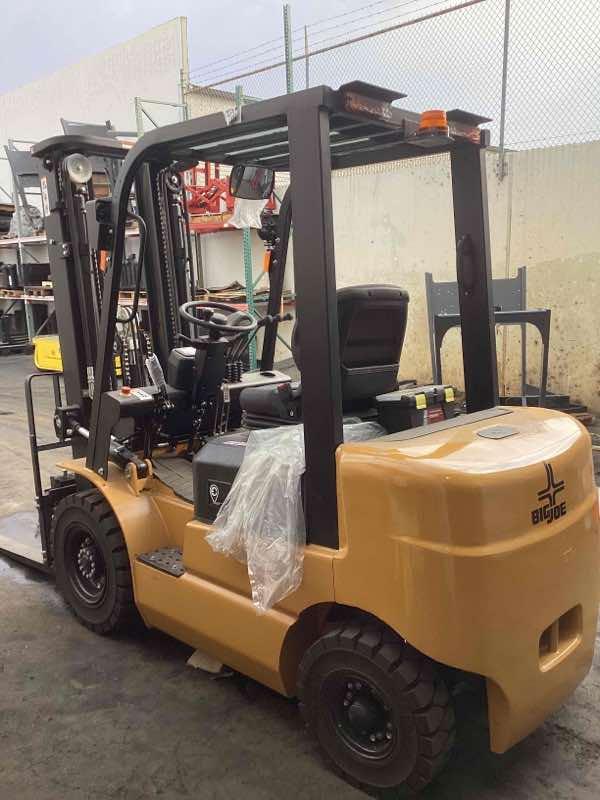 Used 2023 BIG JOE LPE-50_80V Forklift – Lithium Electric Pneumatic, 5000 lb Capacity, 90” Mast, 400 Hours – $38985.00 – Anaheim  – View 3