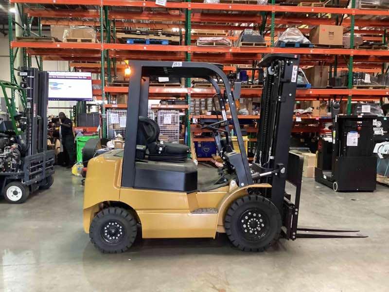 Used 2022 BIG JOE LPE-50_80V Forklift – Lithium Electric Pneumatic, 5000 lb Capacity, 90” Mast, 460 Hours – $29005.00 – Phoenix  – View 4