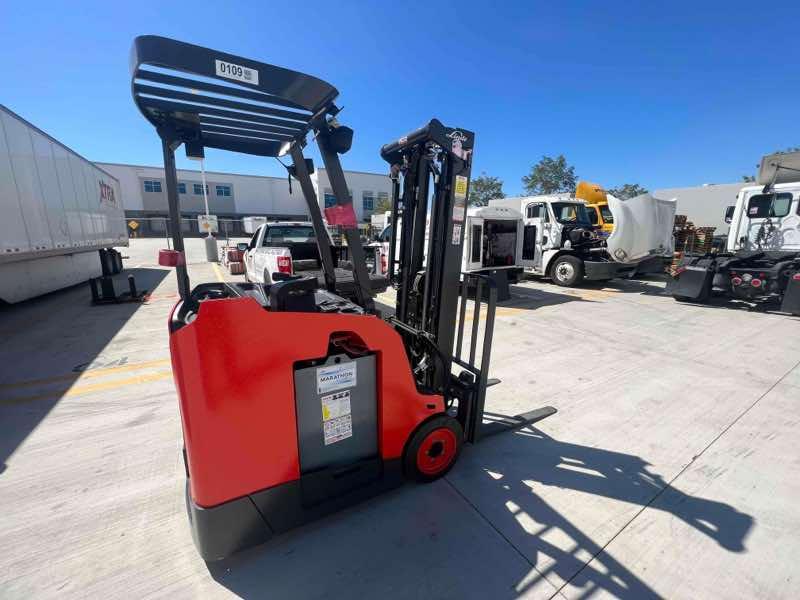 Linde E18S_1346-20 Electric Stand Up Counterbalance, photo 4 of 4