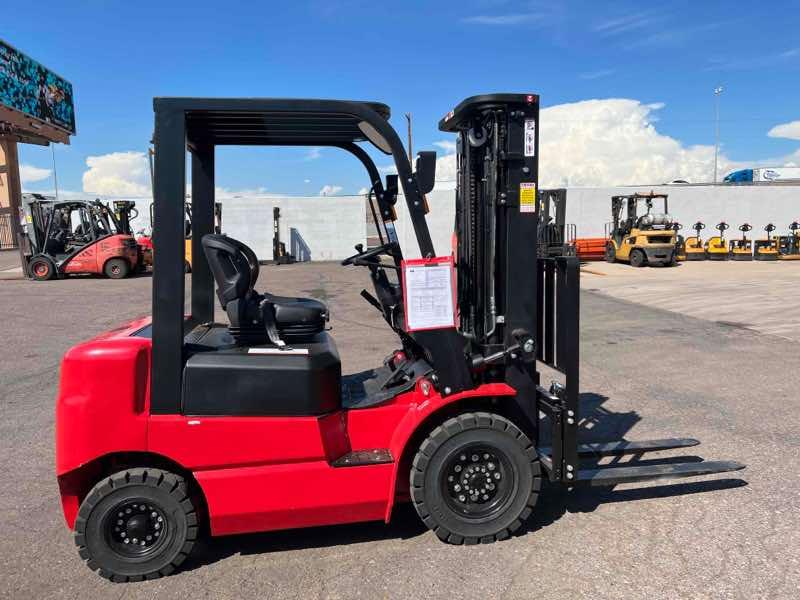 Used 2023 BIG JOE LPE-50_80V Forklift – Lithium Electric Pneumatic, 5000 lb Capacity, 87.5” Mast, 596 Hours – $34250.00 – Phoenix  – View 4