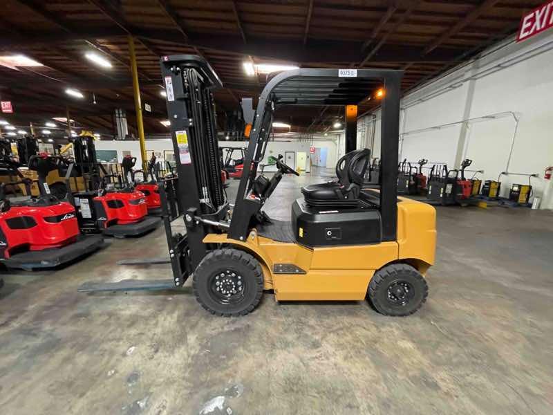 BIG JOE LPE-50_80V Lithium Electric Pneumatic forklift, 5000 capacity, 197 lift height. Serial 2311200375, Year 2023.