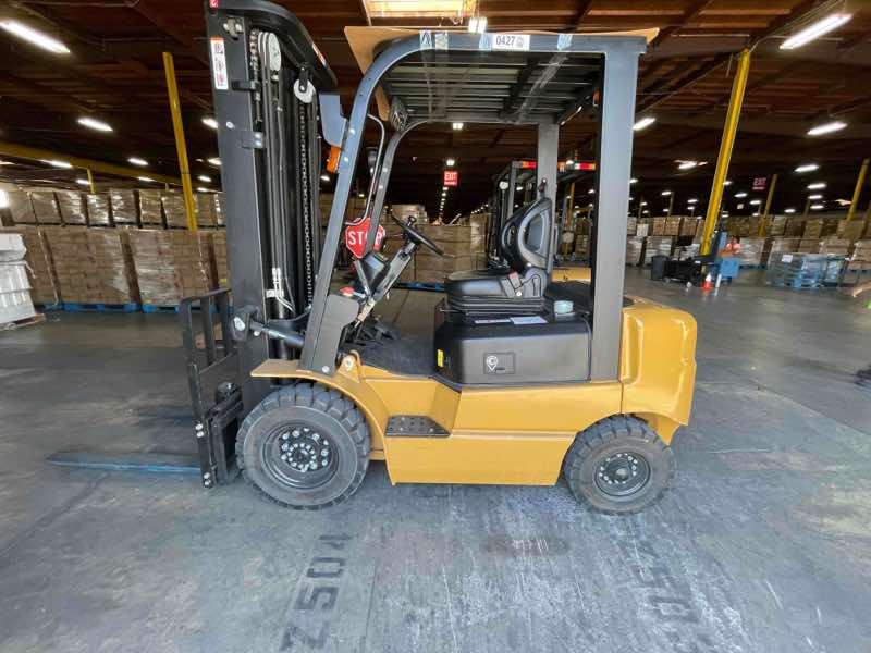 Used 2023 BIG JOE LPE-50_80V Forklift – Lithium Electric Pneumatic, 5000 lb Capacity, 90” Mast, 216 Hours – $37985.00 – Phoenix  – View 1