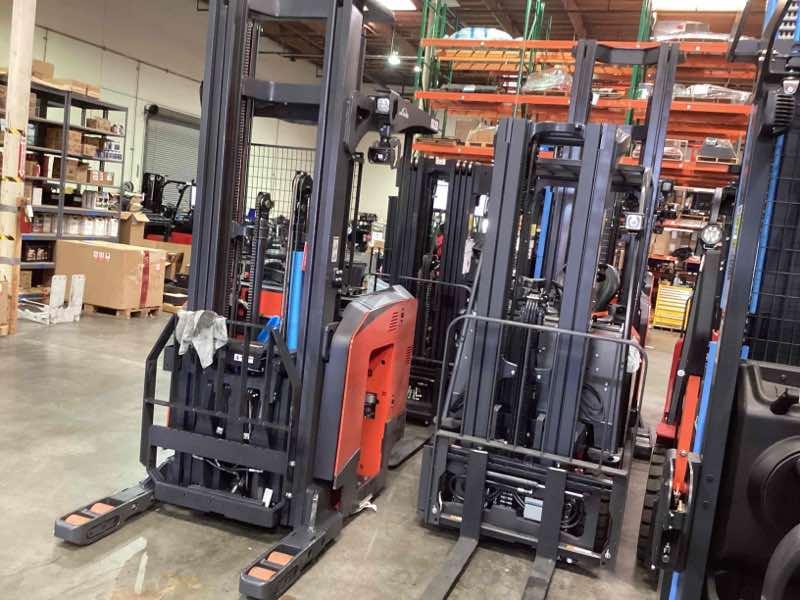 Used 2022 LINDE R17SX_5195 Forklift – Stand Up Reach, 3500 lb Capacity, 113” Mast, 1447 Hours – $39500.00 – Phoenix  – View 4