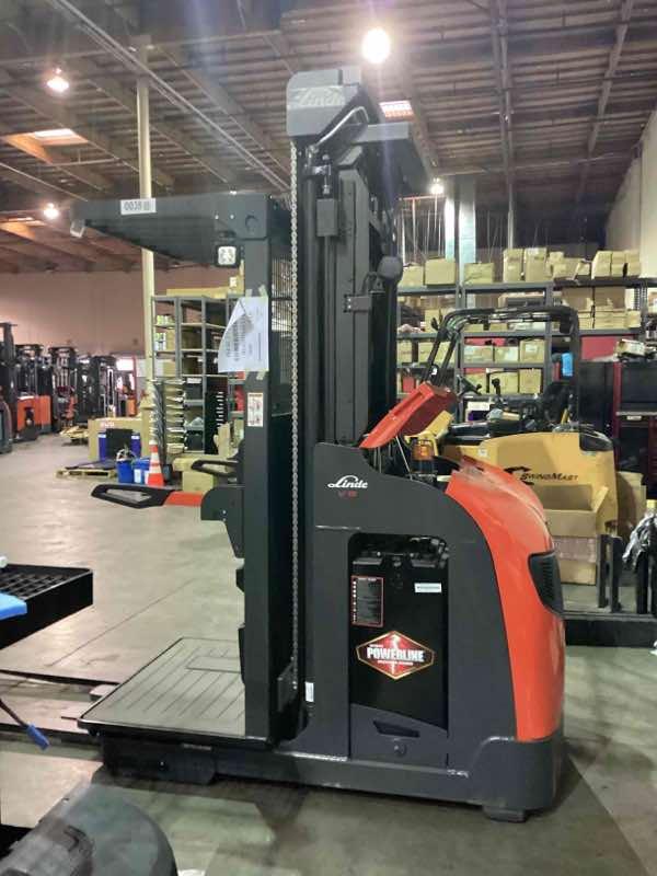 Linde V15P_1355 Electric Order Picker, photo 3 of 4