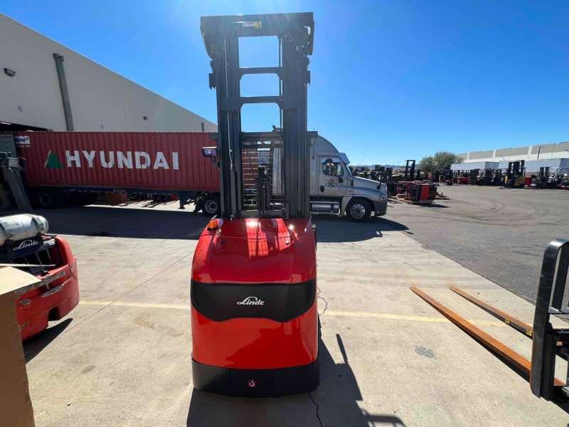 Linde V15P_5215 Electric Order Picker, photo 3 of 4