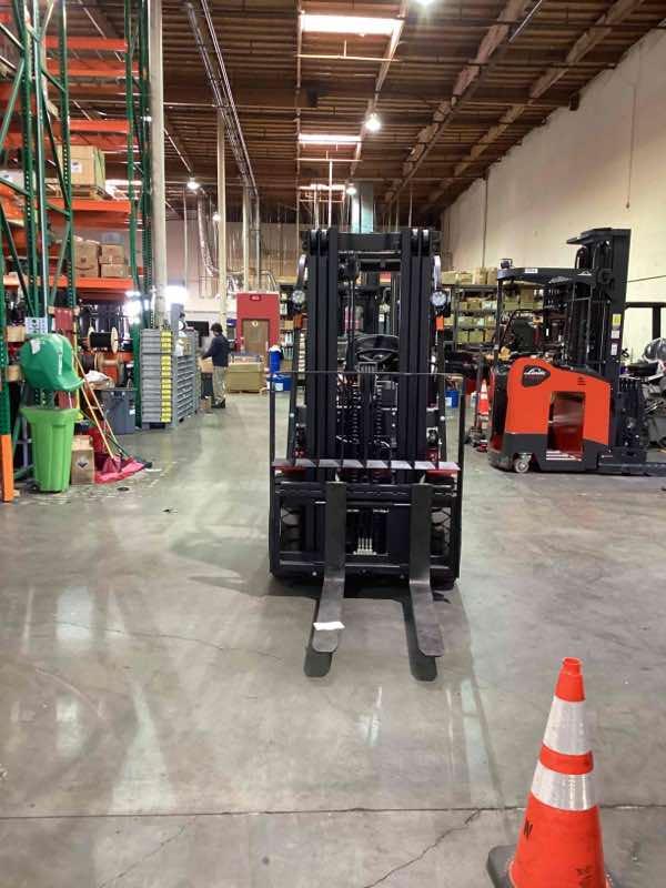 New 2024 BIG JOE LPE-60_80V Forklift – Lithium Electric Pneumatic, 6000 lb Capacity, 90” Mast, 1 Hours – $39500.00 – Anaheim  – View 4