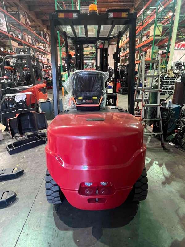 New 2024 BIG JOE LPE-60_80V Forklift – Lithium Electric Pneumatic, 6000 lb Capacity, 90” Mast, 1 Hours – $39500.00 – Anaheim  – View 3