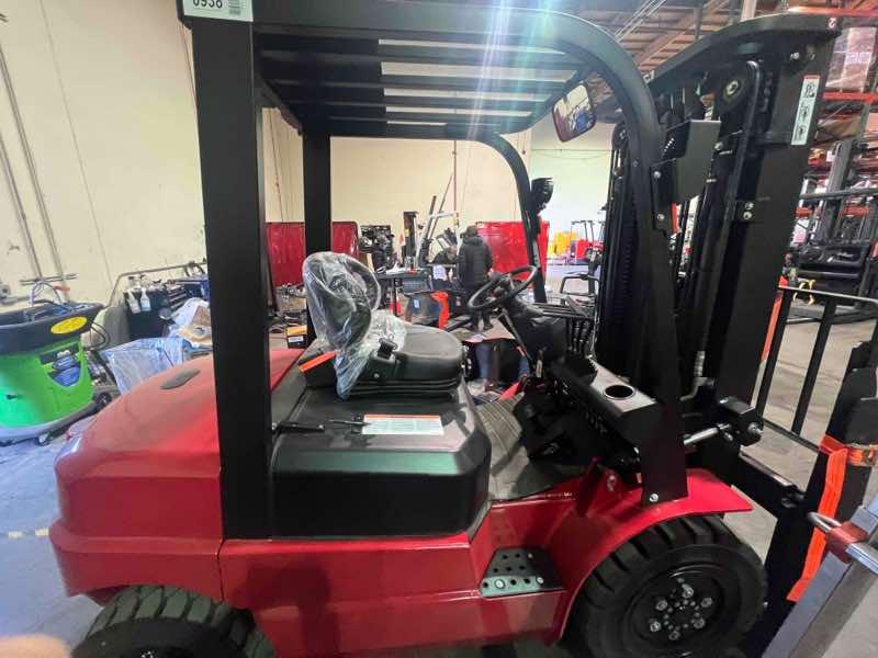 New 2024 BIG JOE LPE-60_80V Forklift – Lithium Electric Pneumatic, 6000 lb Capacity, 90” Mast, 1 Hours – $39500.00 – Anaheim  – View 2