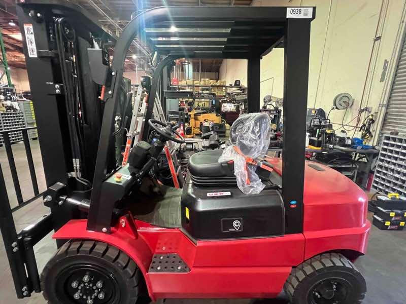 New 2024 BIG JOE LPE-60_80V Forklift – Lithium Electric Pneumatic, 6000 lb Capacity, 90” Mast, 1 Hours – $39500.00 – Anaheim  – View 1