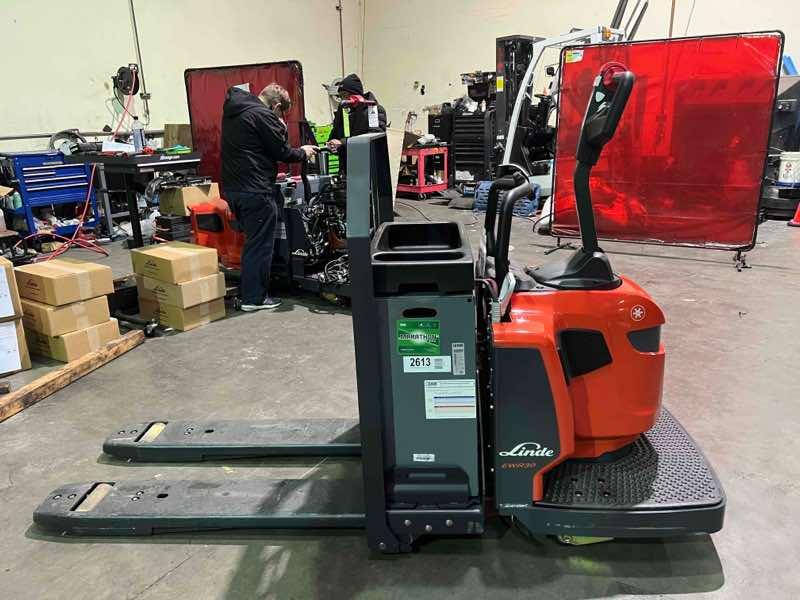Used 2022 LINDE EWR30_1101-02-27X48-PS Forklift – Rider Jack, 6000 lb Capacity, 3” Mast, 588.8 Hours – $11900.00 – Anaheim  – View 2