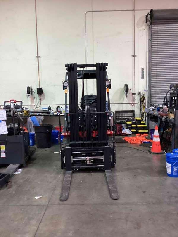 BIG JOE LPE-50_80V Lithium Electric Pneumatic forklift, 5000 capacity, 189 lift height. Serial 2311800577, Year 2023.