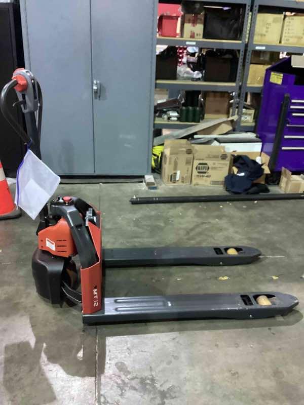 Used 2021 LINDE V15P_5215 Forklift – Electric Order Picker, 3000 lb Capacity, 119” Mast, 1937 Hours – $39850.00 – Anaheim  – View 1