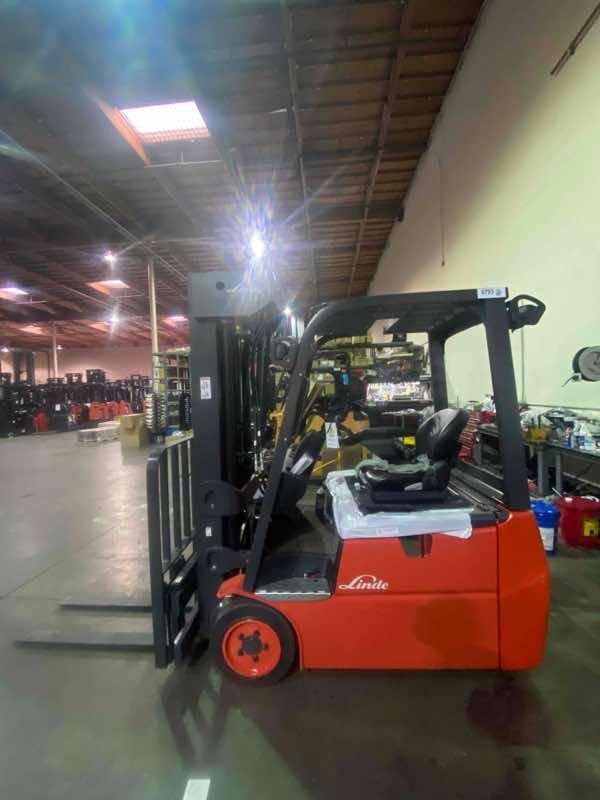 Used 2022 LINDE E20_346-20 Forklift – Electric Sit Down 3 Wheel, 4000 lb Capacity, 89” Mast, 490 Hours – $44500.00 – Anaheim  – View 5