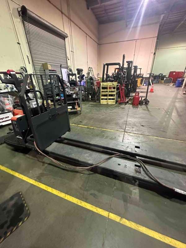 New 2022 LINDE EWR40_1101-02-27X96-PS Forklift – Double Rider Jack, 4000 lb Capacity, 3” Mast, 590 Hours – $18650.00 – Anaheim  – View 3