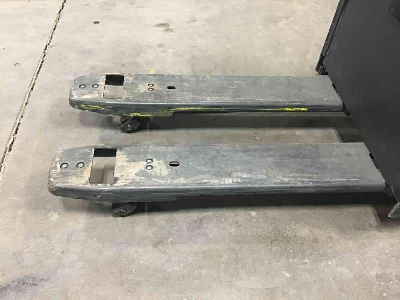 Used 2021 LINDE EWR30_1101-02-27X48 Forklift – Rider Jack, 6000 lb Capacity, 3” Mast, 397.8 Hours – $11373.60 – Anaheim  – View 4