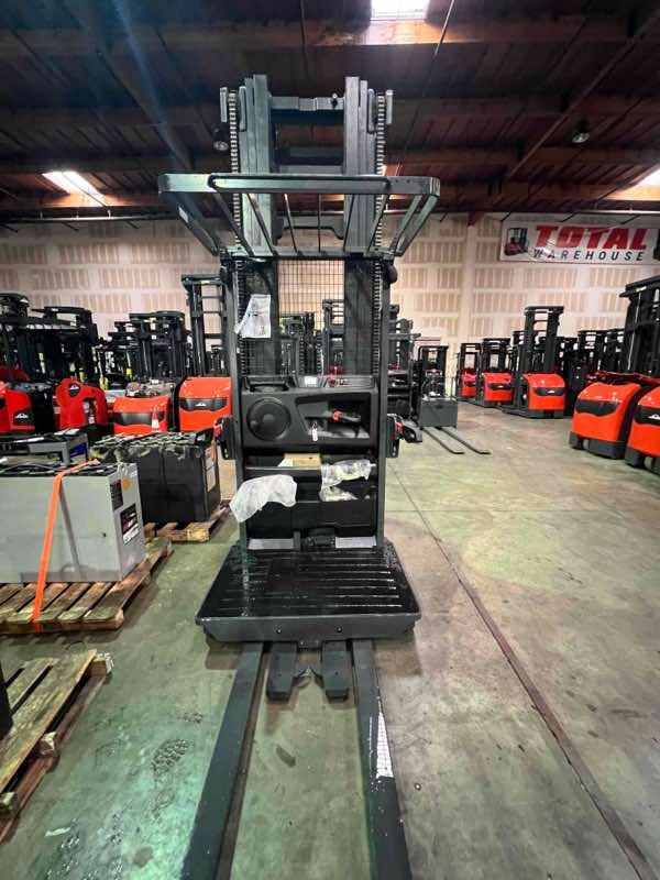 LINDE V15P_1355 Electric Order Picker forklift, 3000 capacity, 295 lift height. Serial A11355L00029, Year 2022.