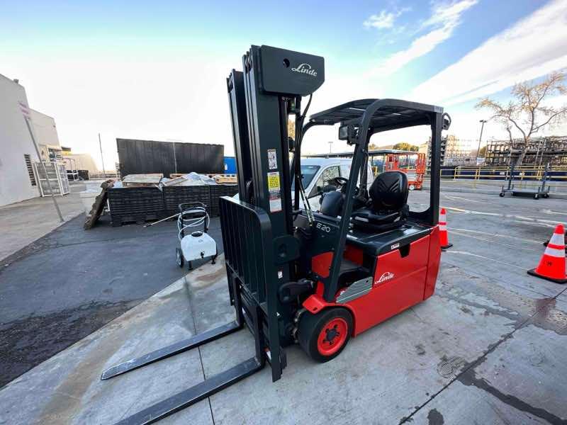 Used 2022 LINDE E20_346-20 Forklift – Electric Sit Down 3 Wheel, 4000 lb Capacity, 89” Mast, 490 Hours – $44500.00 – Anaheim  – View 1