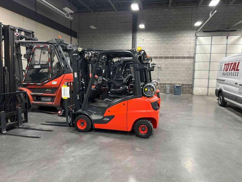 LINDE H20T_391 LPG Pneumatic forklift, 4000 capacity, 188 lift height. Serial PKY391L02401, Year 2023.