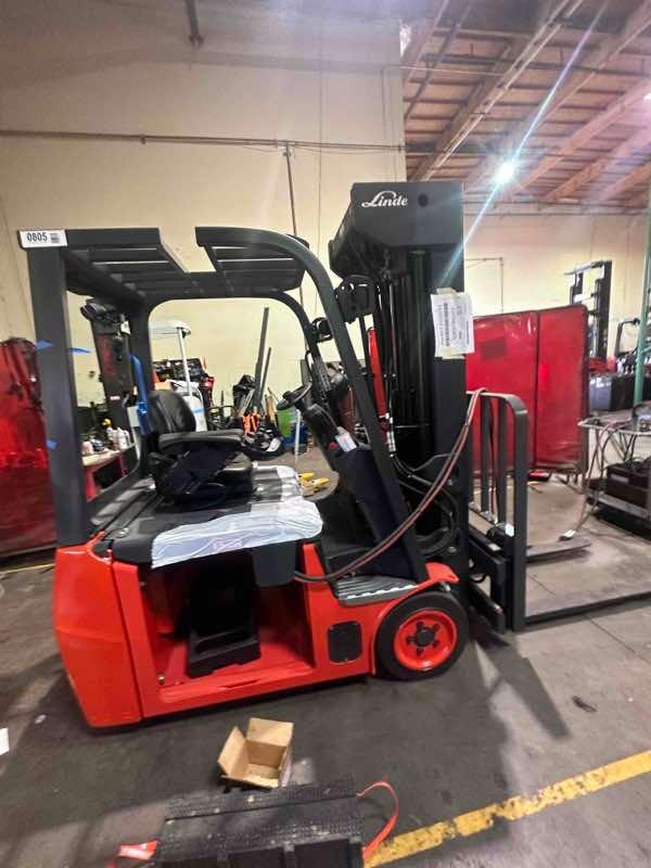 LINDE E20_346-20 Electric Sit Down 3 Wheel forklift, 4000 capacity, 258 lift height. Serial A1Y346L00805, Year 2022.