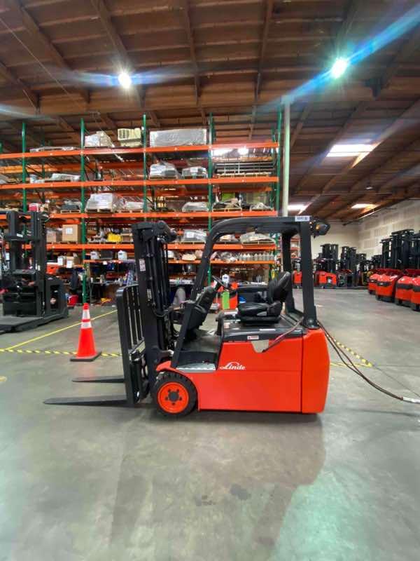Linde E18_346-20-DOHG Electric Sit Down 3 Wheel, photo 2 of 4