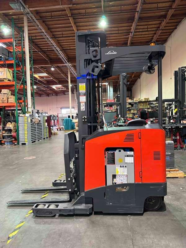 LINDE R17SX_5195 Stand Up Reach forklift, 3500 capacity, 240 lift height. Serial C25195Y00303, Year 2022.