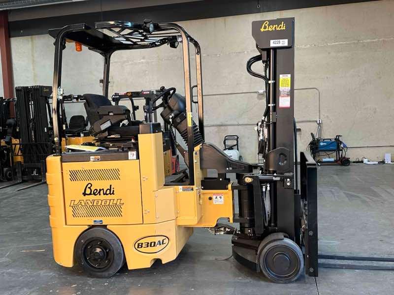 BENDI B30AC VNA forklift, 3000 capacity, 198 lift height. Serial 2303B-14228, Year 2023.