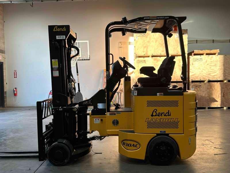 BENDI B30AC VNA forklift, 3000 capacity, 198 lift height. Serial 2303B-14228, Year 2023.