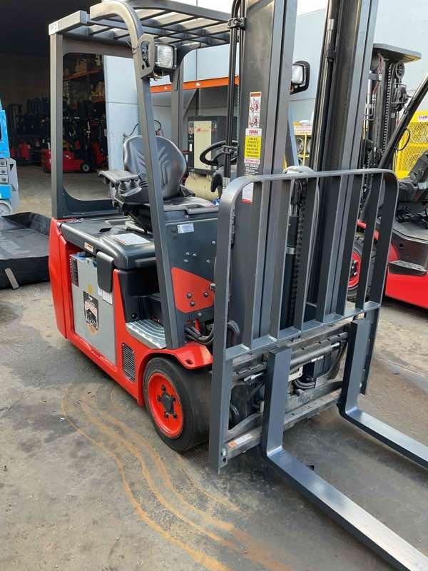 Linde E18_346-20 Electric Sit Down 3 Wheel, photo 4 of 5