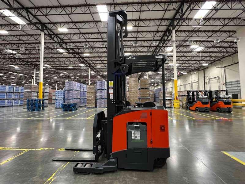 LINDE R15SXD_5195 Stand Up Double Reach forklift, 3000 capacity, 318 lift height. Serial C25195L00622, Year 2023.